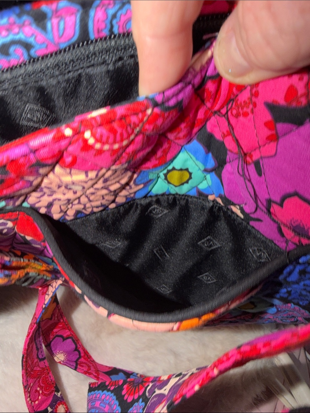 BNWT Vera Bradley RETIRED PRINT- Floral Quilted Crossbody Bag-Pink Multi - Picture 12 of 14